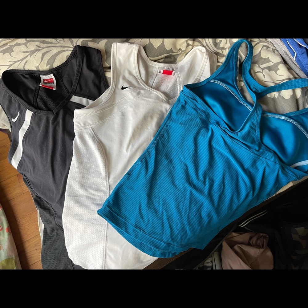 3 Nike tops, workout outfit size S